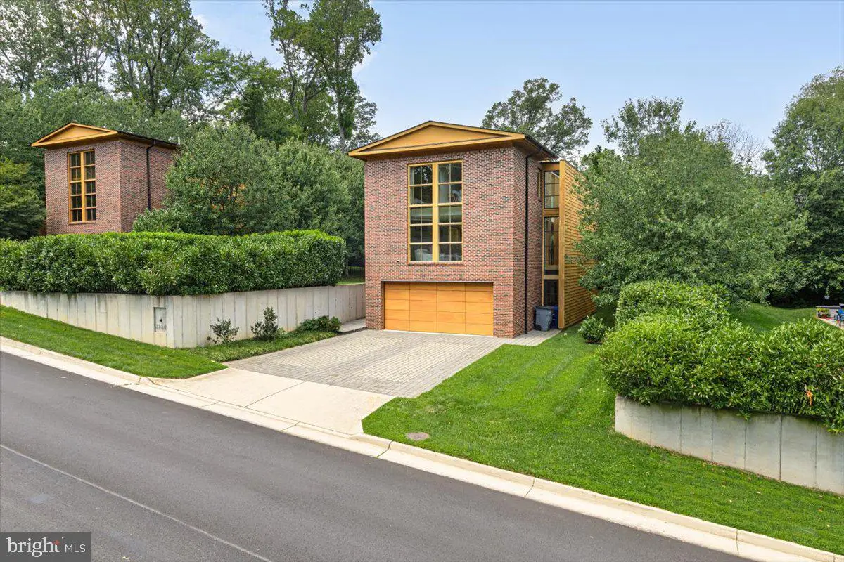2500 Buckelew Dr, Falls Church, VA 22046 - #1