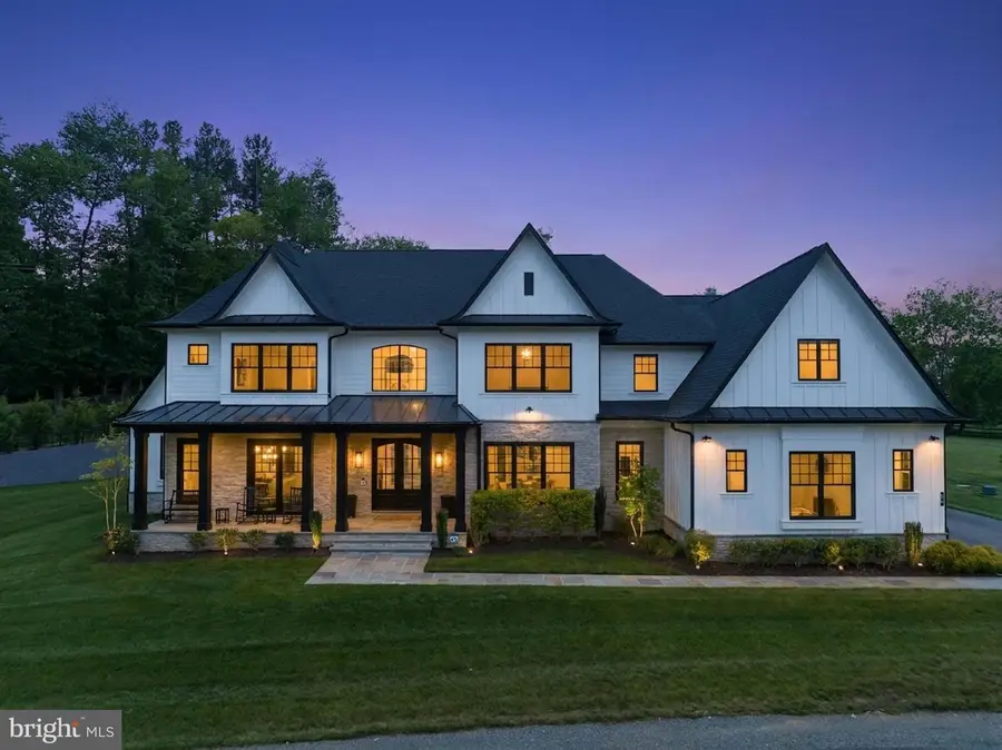 952 Walker Rd, Great Falls, VA 22066 - #2