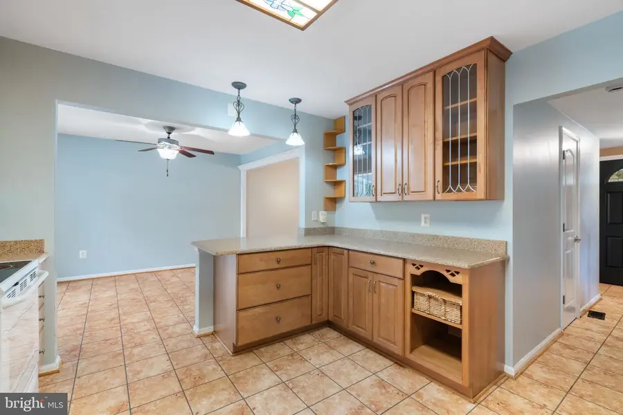 4084 Braxton Rd, Chantilly, VA 20151 - #2
