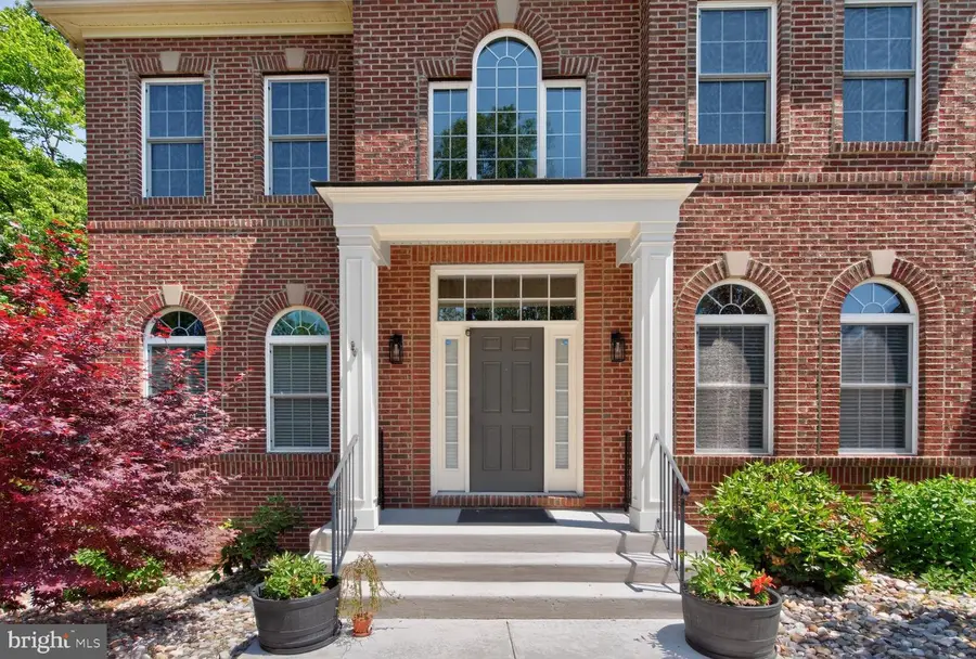 9124 Ridgely Dr, Lorton, VA 22079 - #2