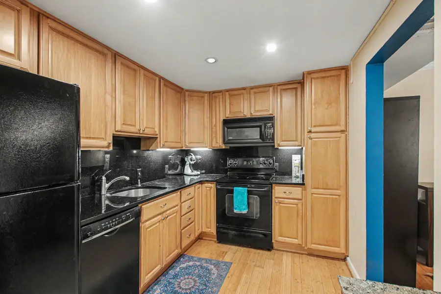 7621 Provincial Dr #307, McLean, VA 22102 - #3