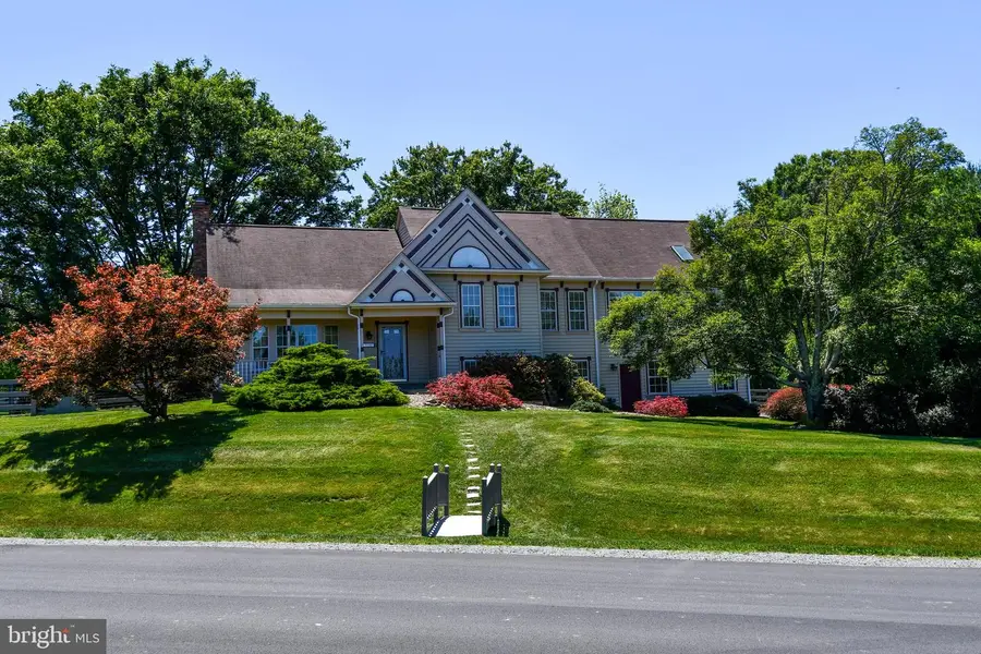 11061 Tottenham Ln, Reston, VA 20194 - #2