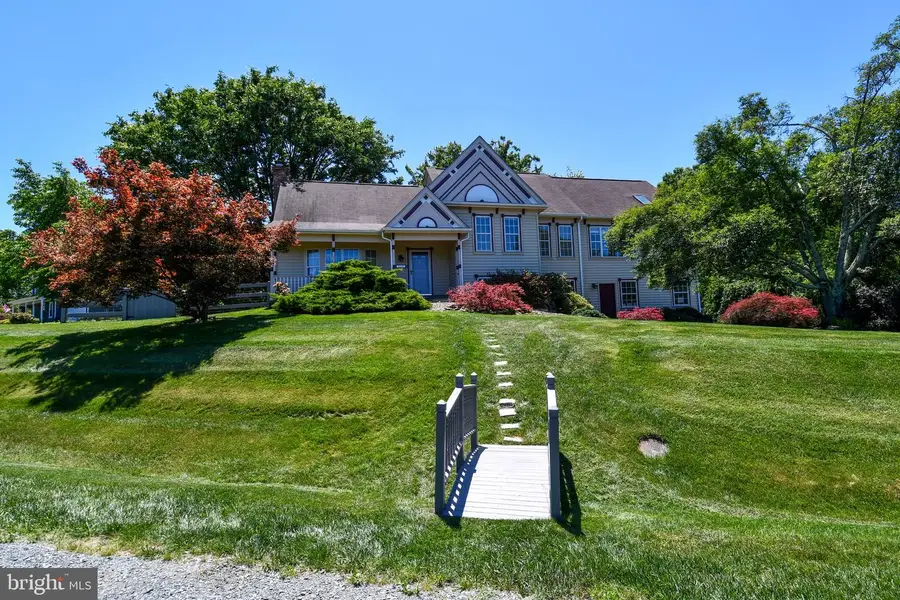 11061 Tottenham Ln, Reston, VA 20194 - #3