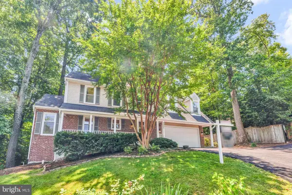 9695 Holly Oak Ct, FAIRFAX STATION, VA 22039