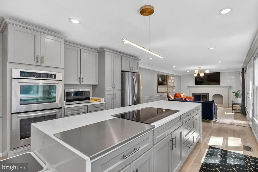13464 Point Pleasant Dr, Chantilly, VA 20151 - #3