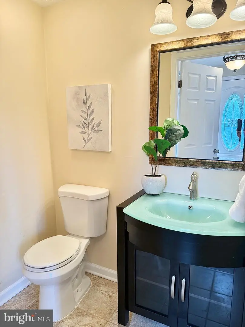 5579 Glasgow Woods Ct, Fairfax, VA 22032 - #2