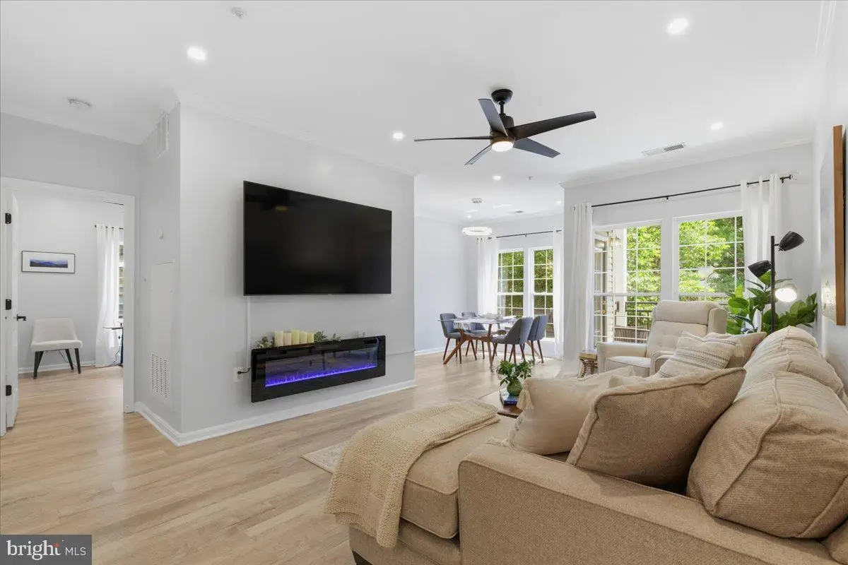 4127 Fountainside Ln #201, Fairfax, VA 22030 - #1