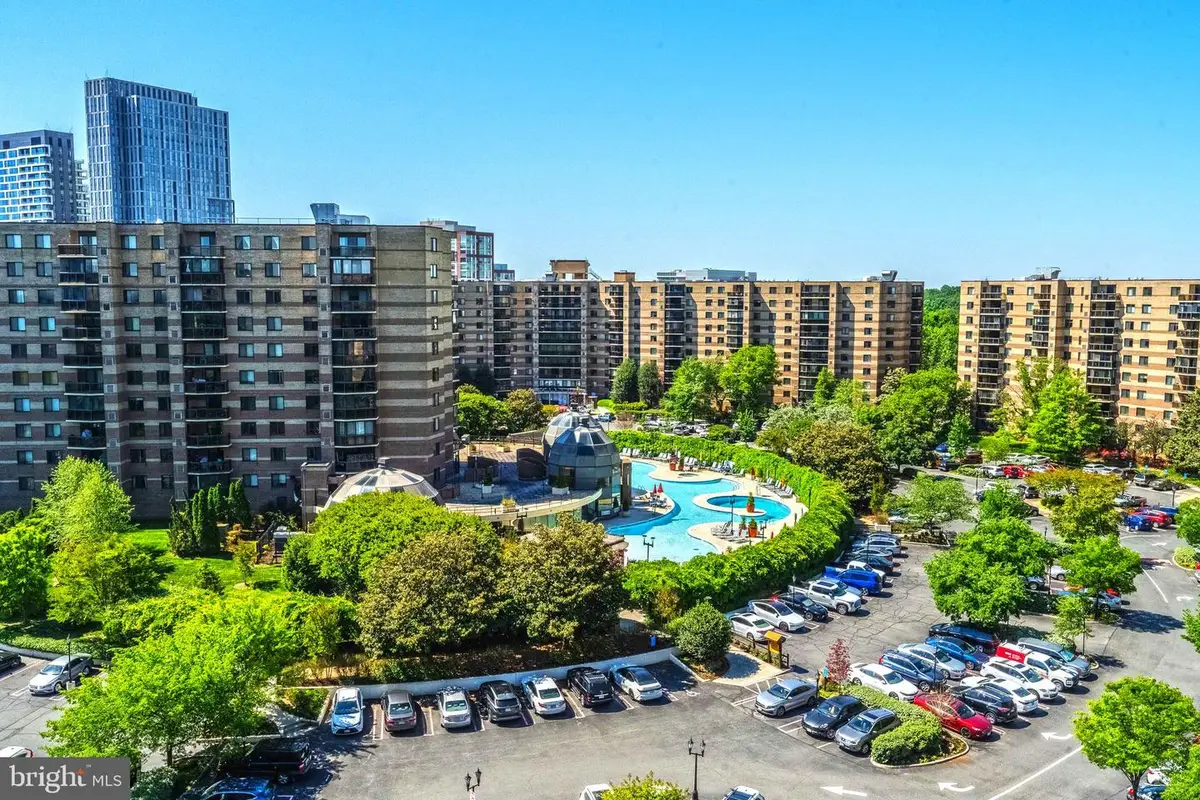 8380 Greensboro Dr #1017, McLean, VA 22102 - #1
