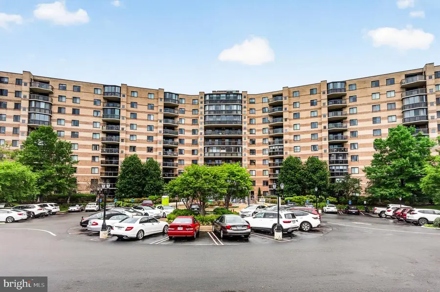 8380 Greensboro Dr #1017, McLean, VA 22102 - #2