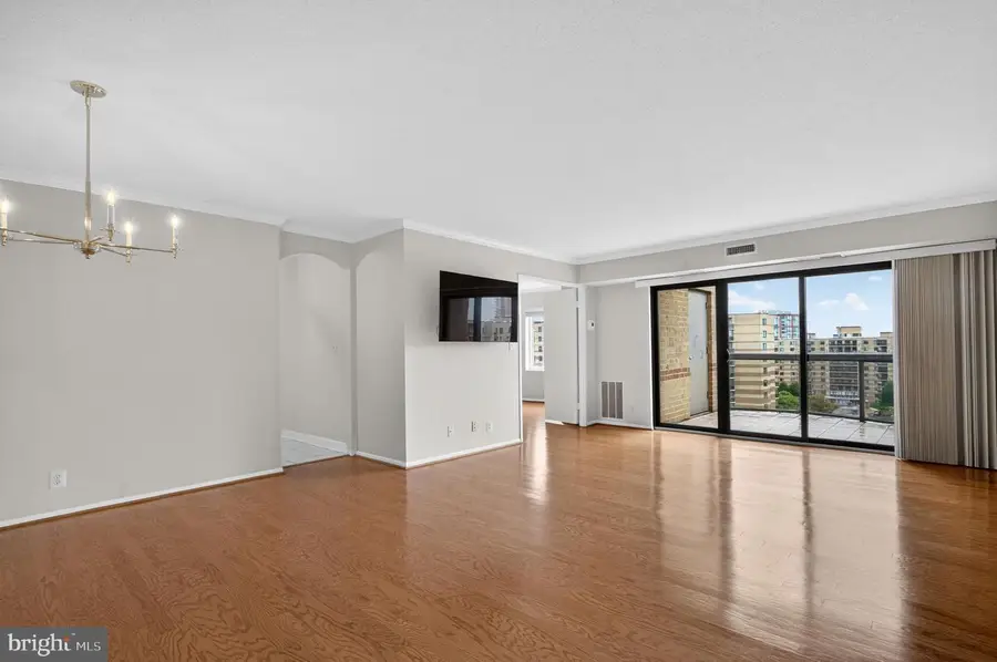 8380 Greensboro Dr #1017, McLean, VA 22102 - #3