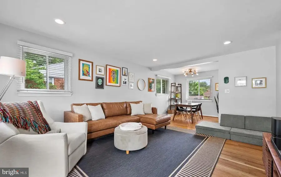 3223 Holly Hill Dr, Falls Church, VA 22042 - #2