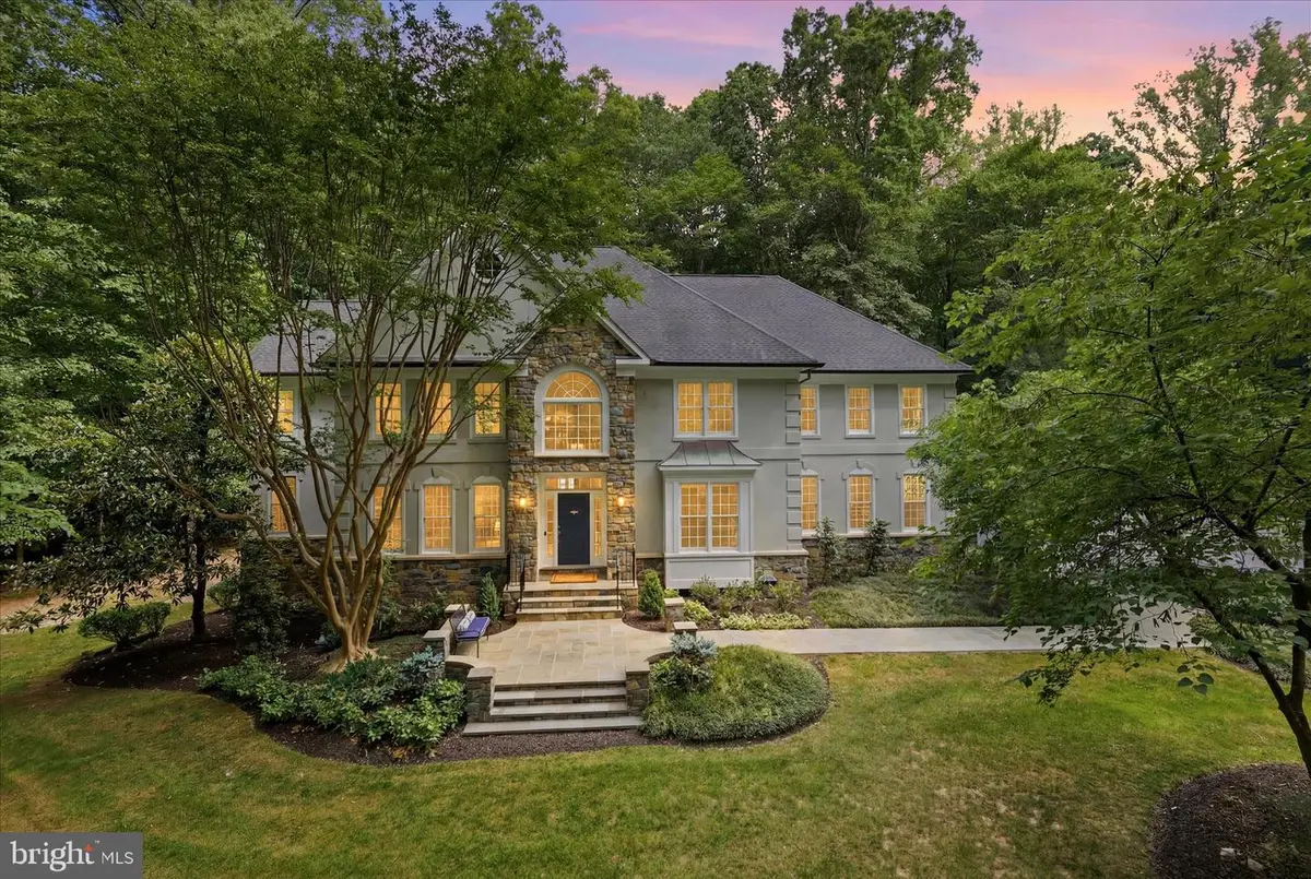 7211 Twelve Oaks Dr, Fairfax Station, VA 22039 - #1