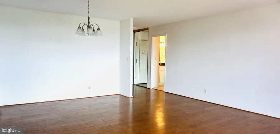 8340 Greensboro Dr #906, McLean, VA 22102 - #3