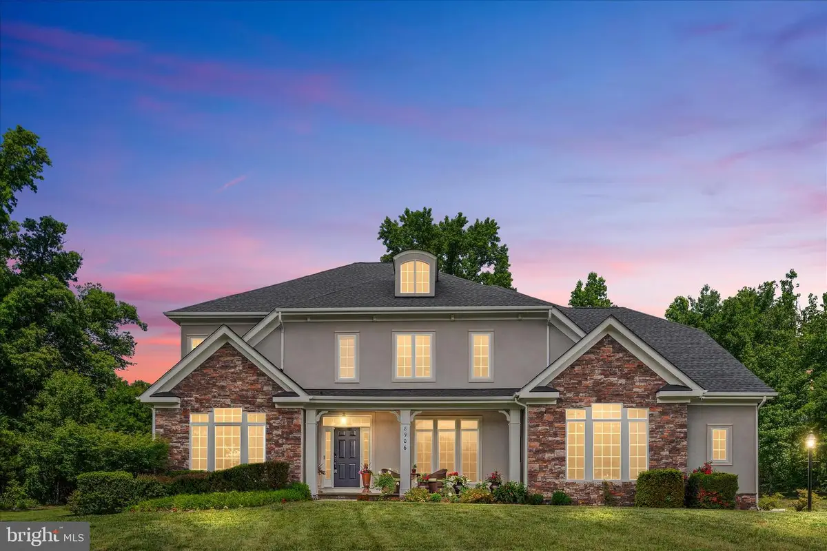 8906 Laurel Overlook Dr, Lorton, VA 22079 - #1