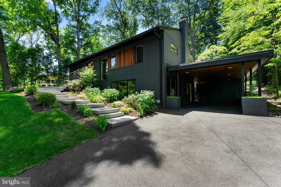 6340 Waterway Dr, Falls Church, VA 22044 - #2