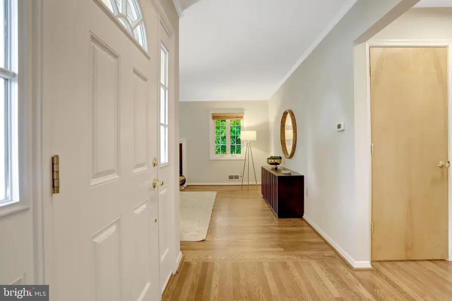 2106 Basset St, Alexandria, VA 22308 - #3