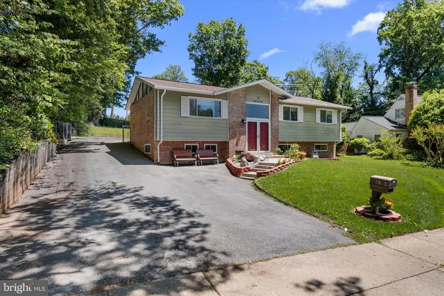 8304 Harland Dr, Springfield, VA 22152 - #3