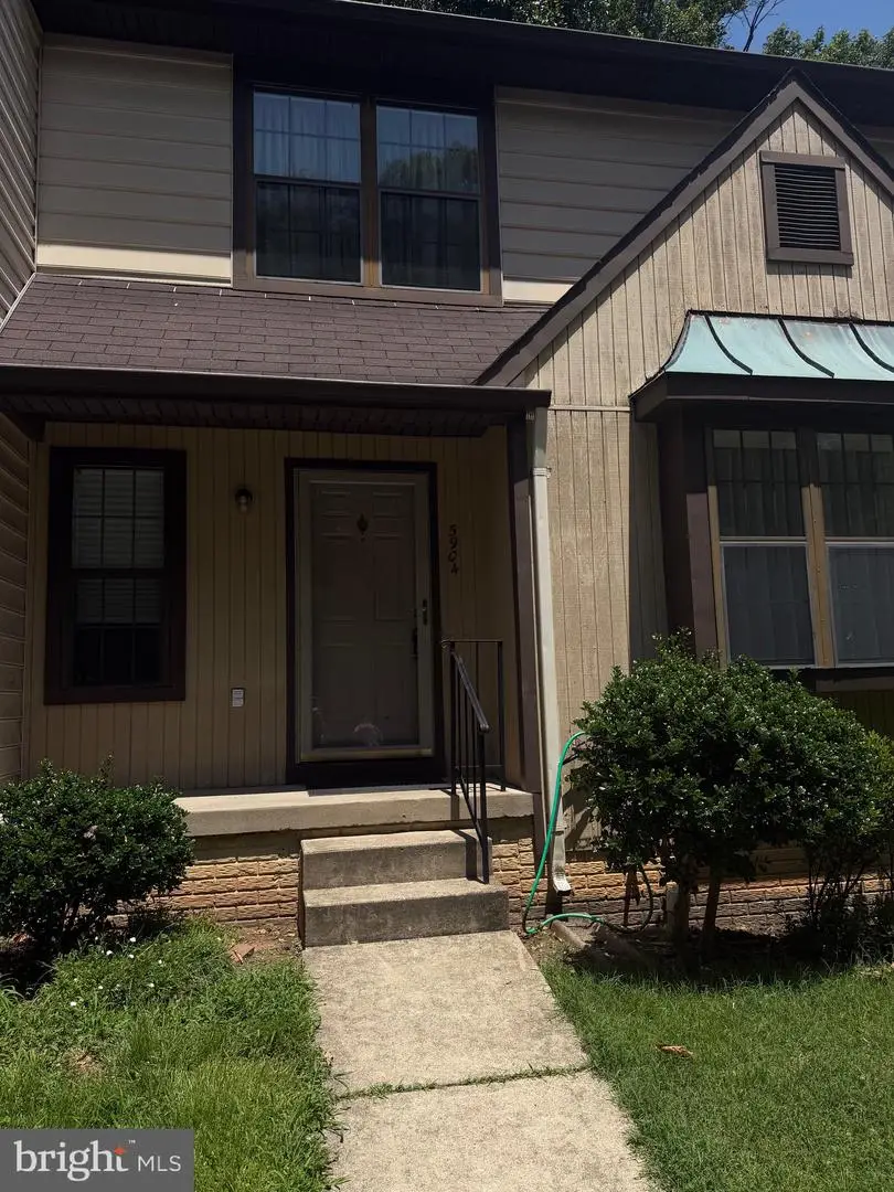 5904 Roberts Common Ct, Burke, VA 22015 - #3