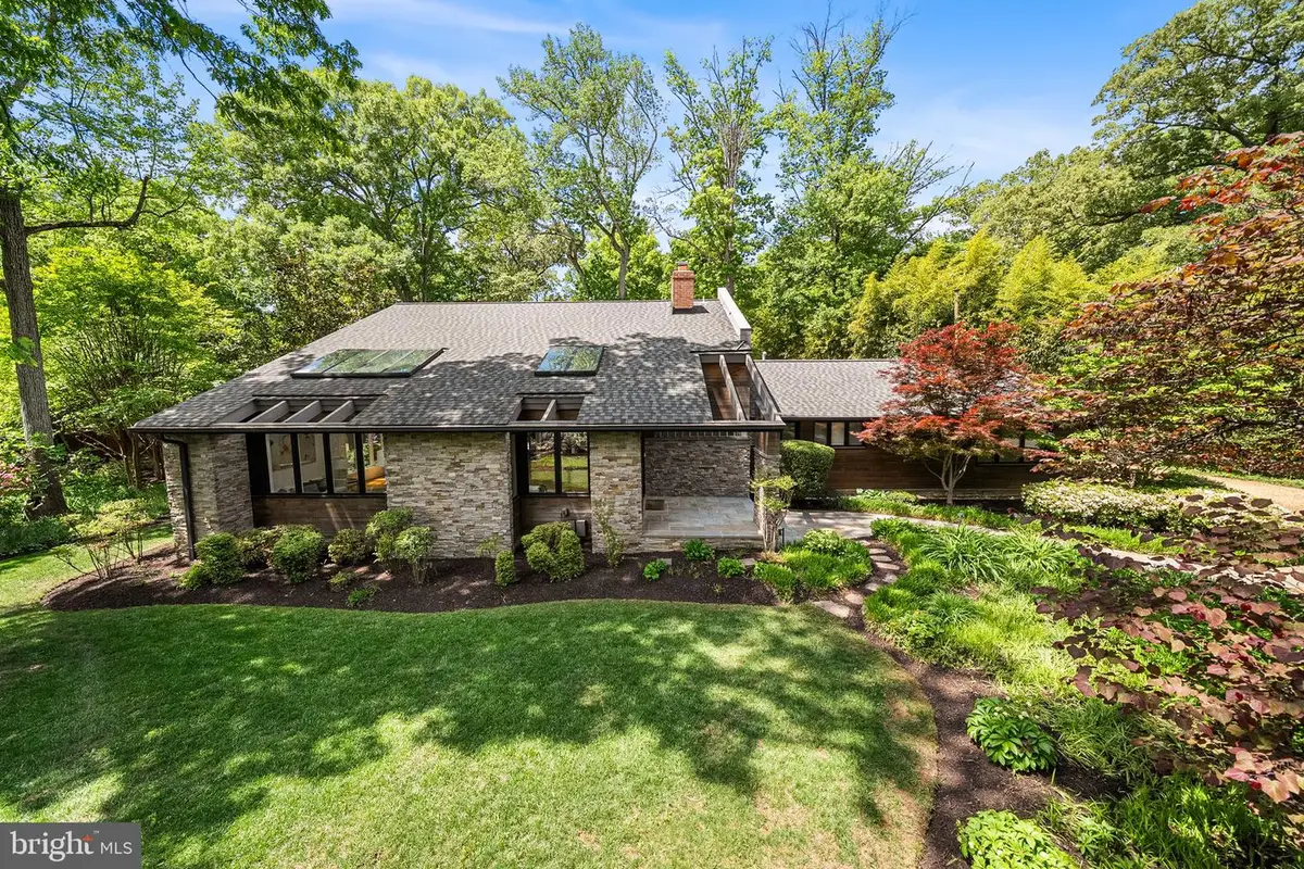 7736 Tauxemont Rd, Alexandria, VA 22308 - #1