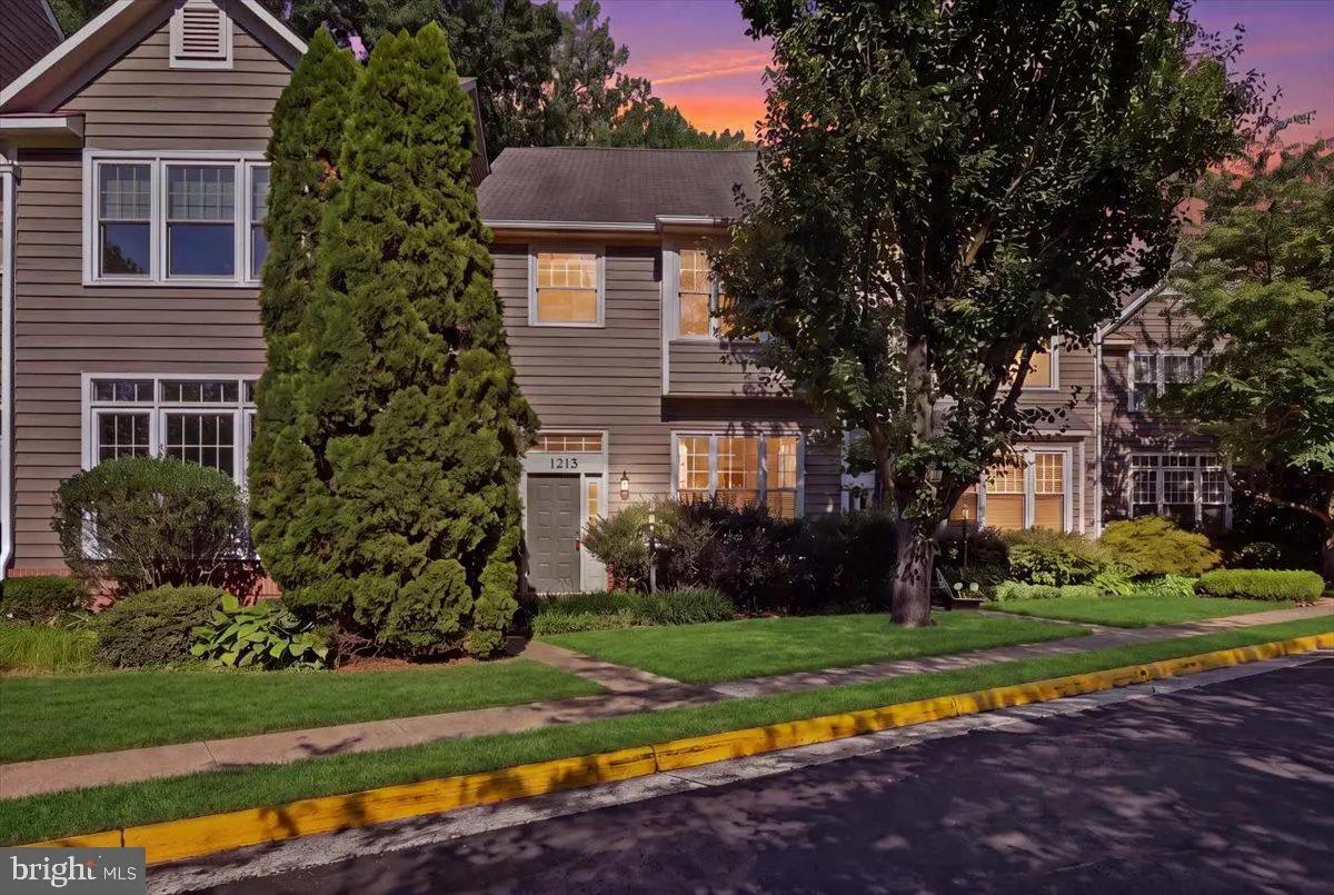 1213 Weatherstone Ct, Reston, VA 20194 - #1
