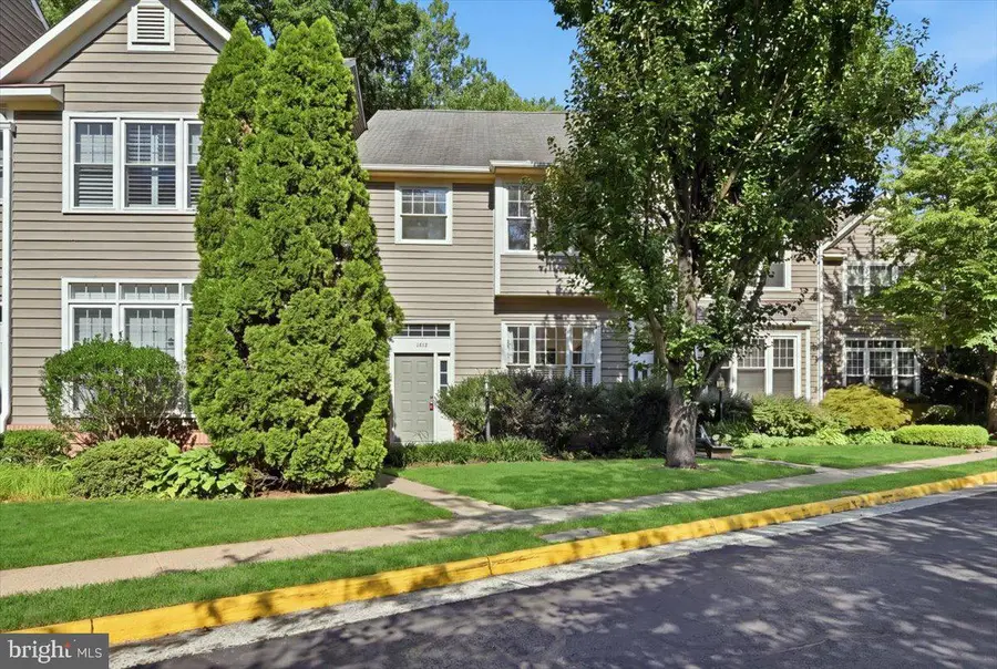 1213 Weatherstone Ct, Reston, VA 20194 - #2