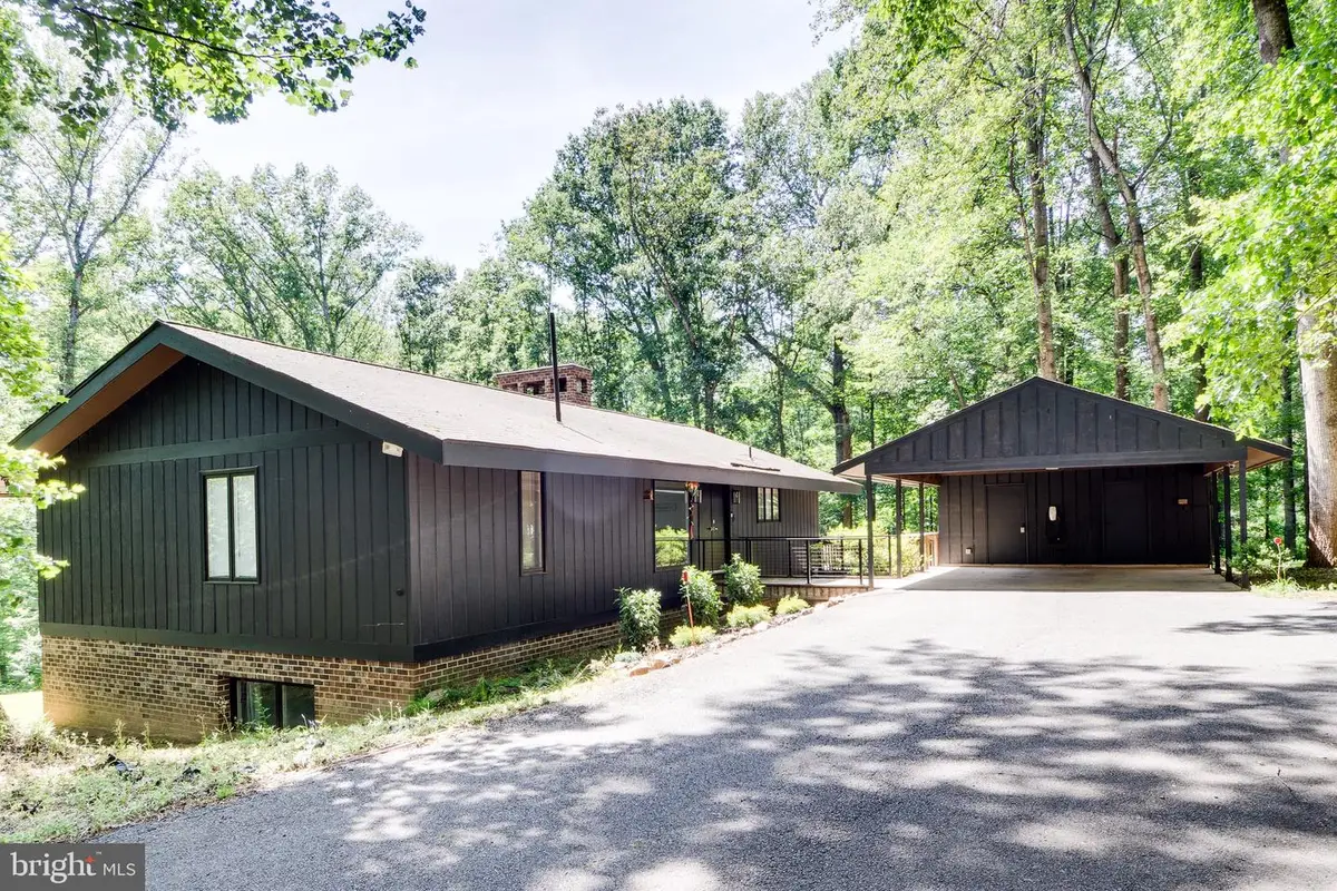 10236 Lawyers Rd, Vienna, VA 22181 - #1