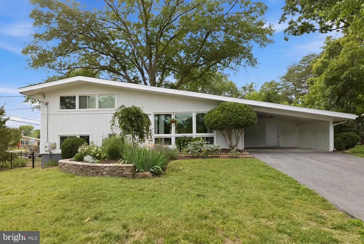 4000 Javins Dr, Alexandria, VA 22310 - #1