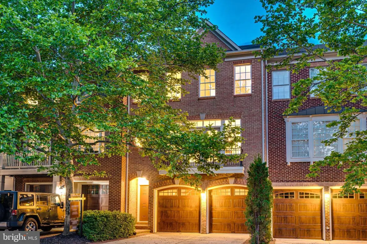 104 Herndon Mills Circle, Herndon, VA 20170 - #1