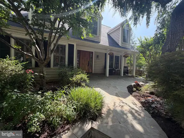 9102 Blue Jug Lndg, BURKE, VA 22015
