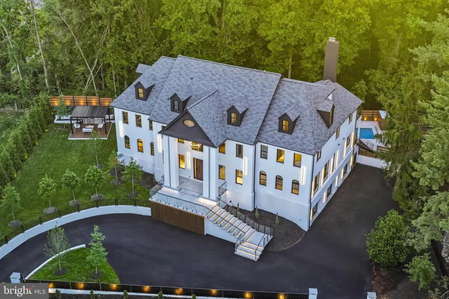 1124 Savile Ln, McLean, VA 22101 - #2