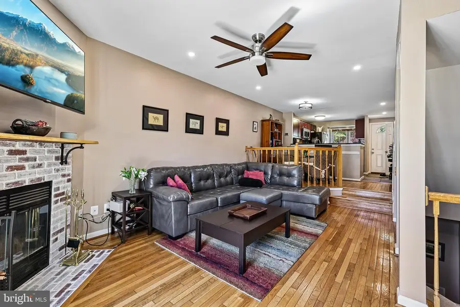 5921 Sir Cambridge Way, Alexandria, VA 22315 - #2