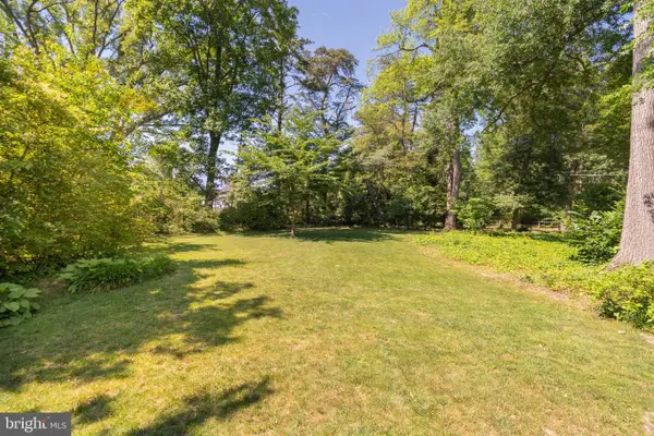 2101 Woodmont Rd, ALEXANDRIA, VA 22307
