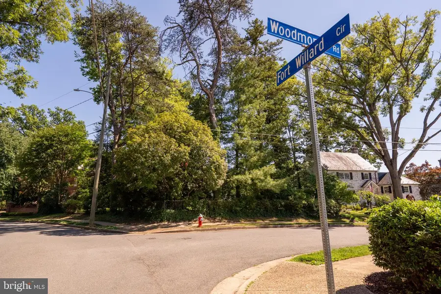 2101 Woodmont Rd, Alexandria, VA 22307 - #3