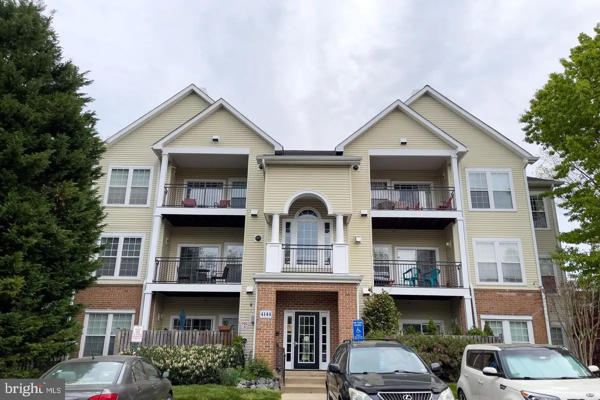 4144 Fountainside Ln #102, Fairfax, VA 22030 - #1