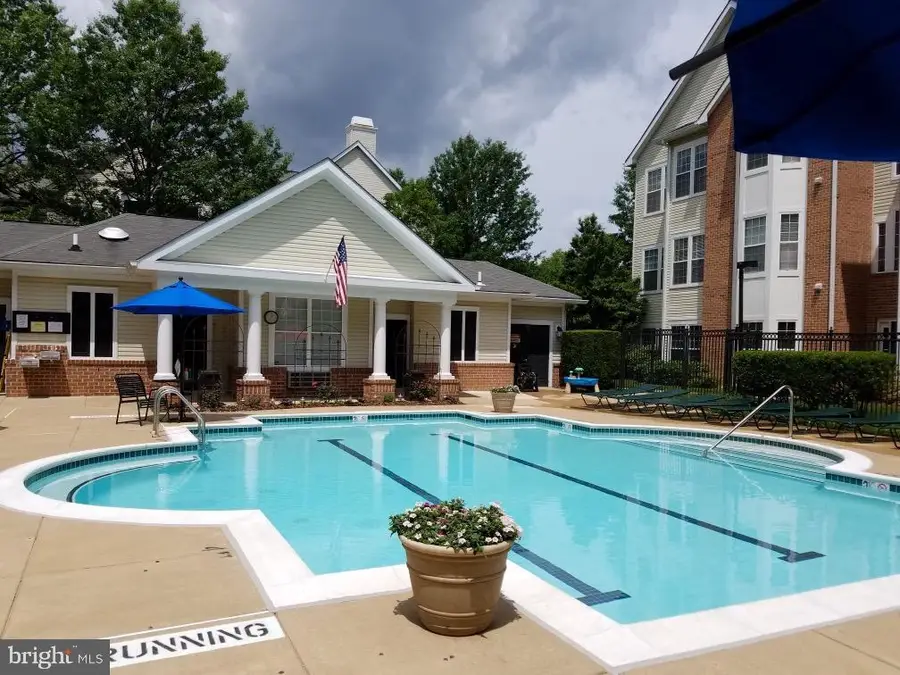 4144 Fountainside Ln #102, Fairfax, VA 22030 - #2