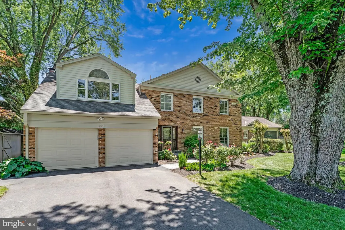 1301 Stone Meadow Way, Vienna, VA 22182 - #1