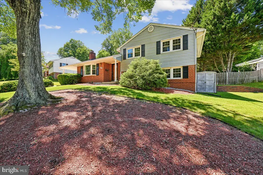 5643 Inverchapel Rd, Springfield, VA 22151 - #2