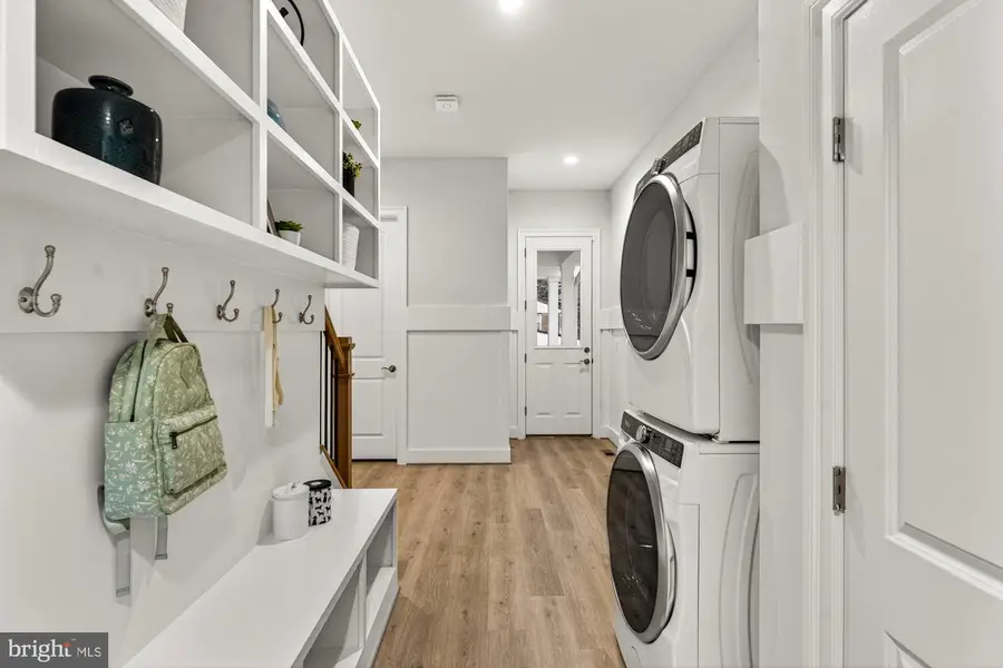2325 Trott Ave, Vienna, VA 22181 - #3