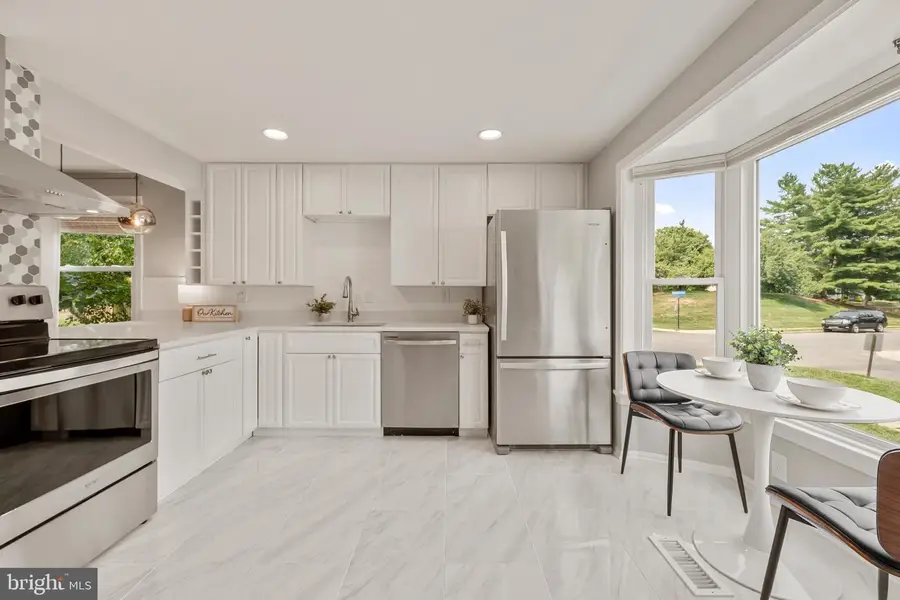 7400 Meadowleigh Way, Alexandria, VA 22315 - #2