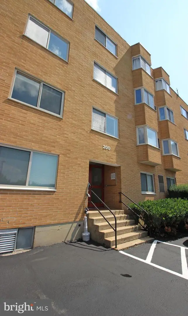 200 Locust St Se #405, Vienna, VA 22180 - #1