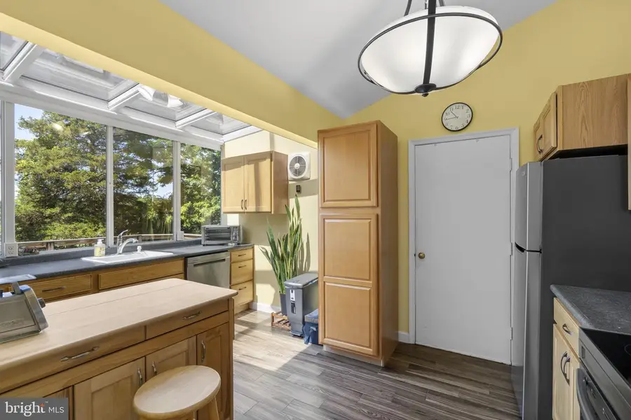 12241 Parkstream Ter, Herndon, VA 20170 - #2