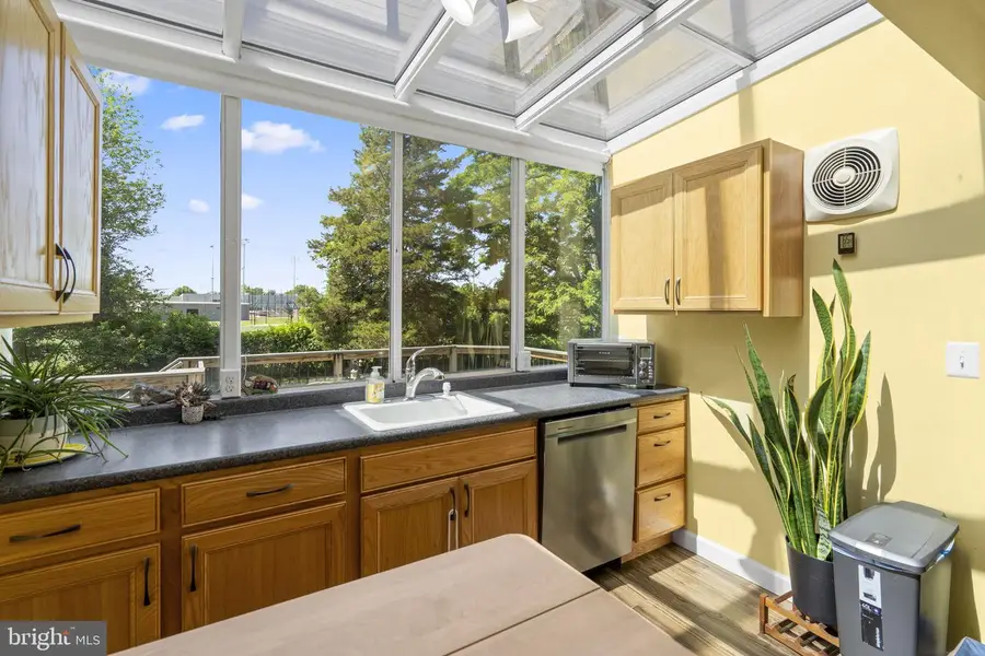 12241 Parkstream Ter, Herndon, VA 20170 - #3