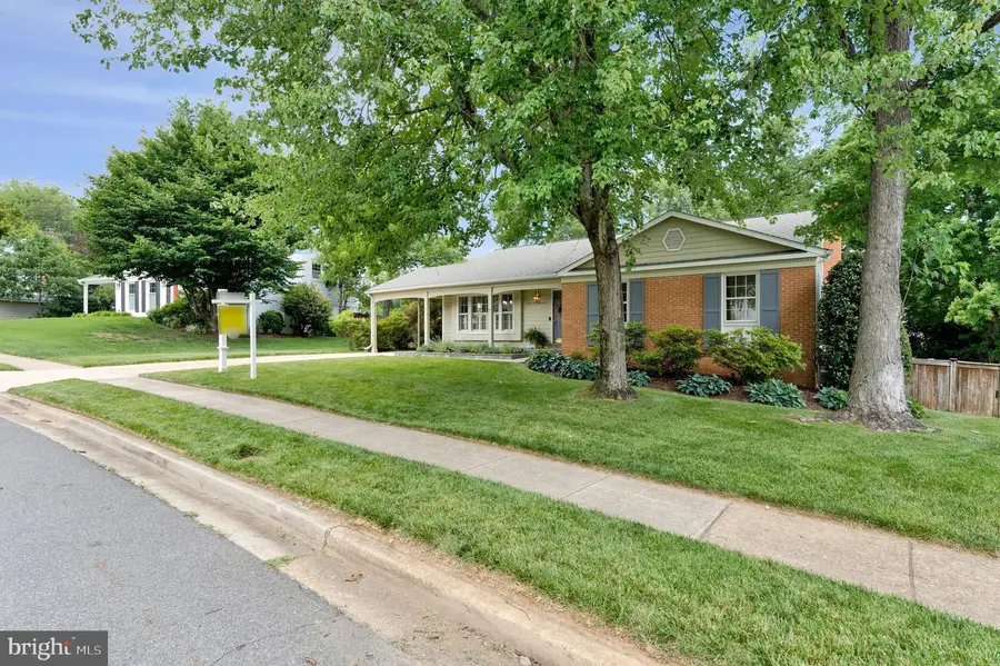 8322 Briar Creek Dr, Annandale, VA 22003 - #3