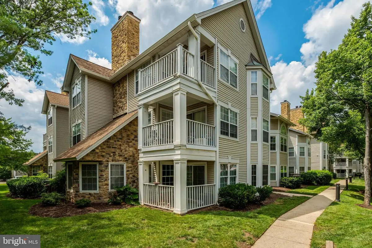 5632 Willoughby Newton Dr #13, Centreville, VA 20120 - #1