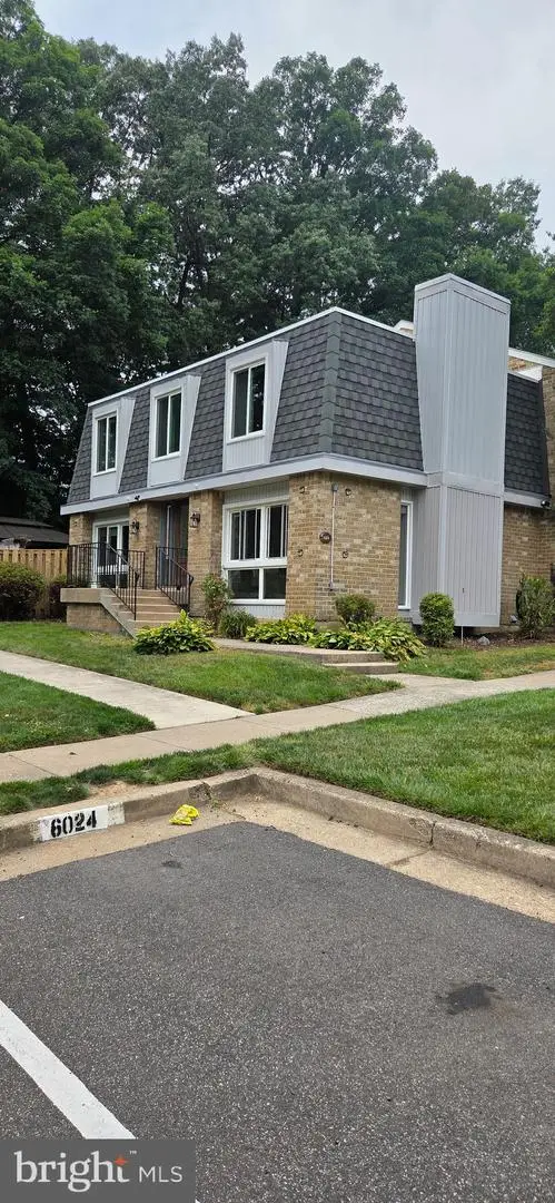 6022 Forrest Hollow Ln, Springfield, VA 22152 - #1