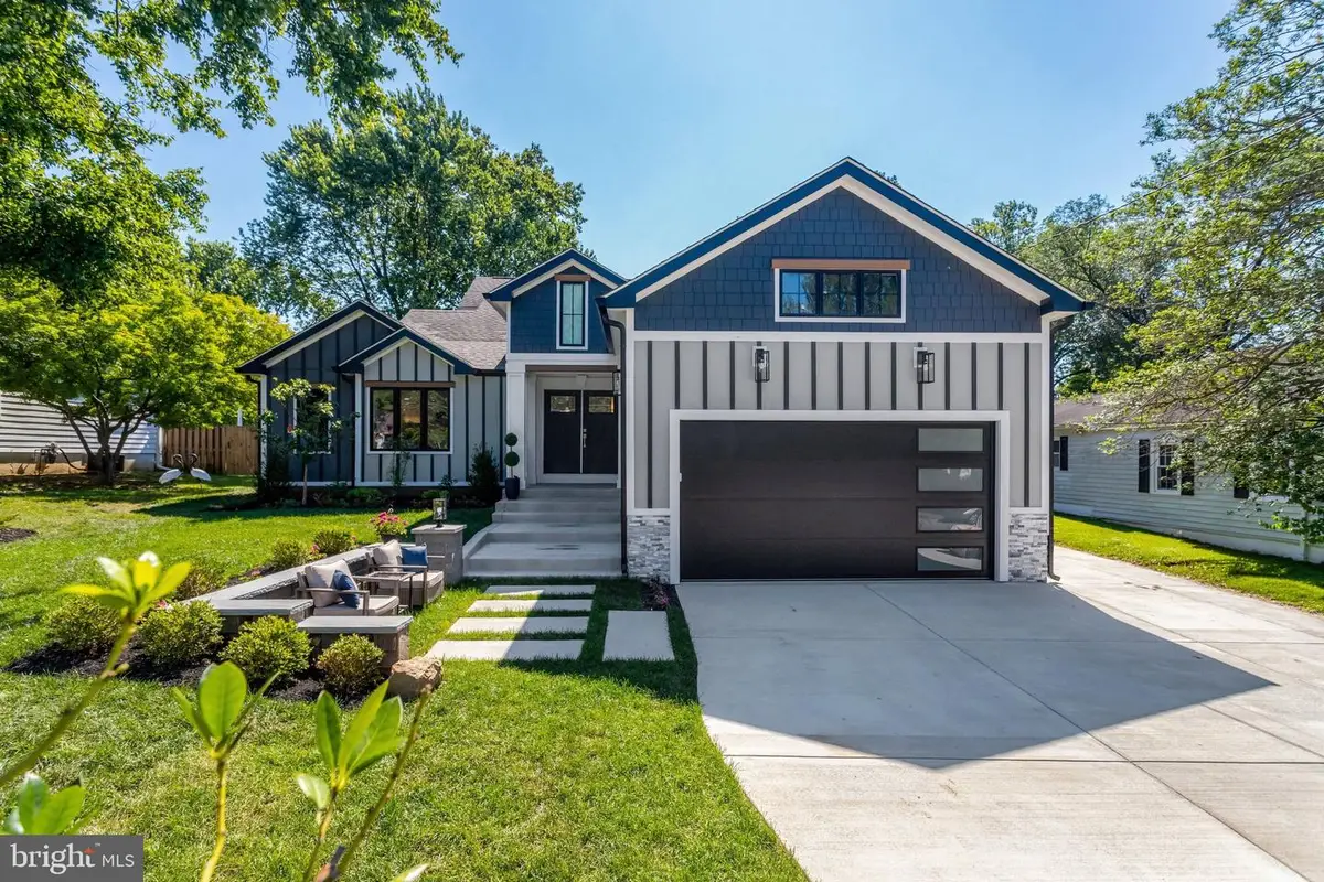 2933 Fairmont St, Falls Church, VA 22042 - #1