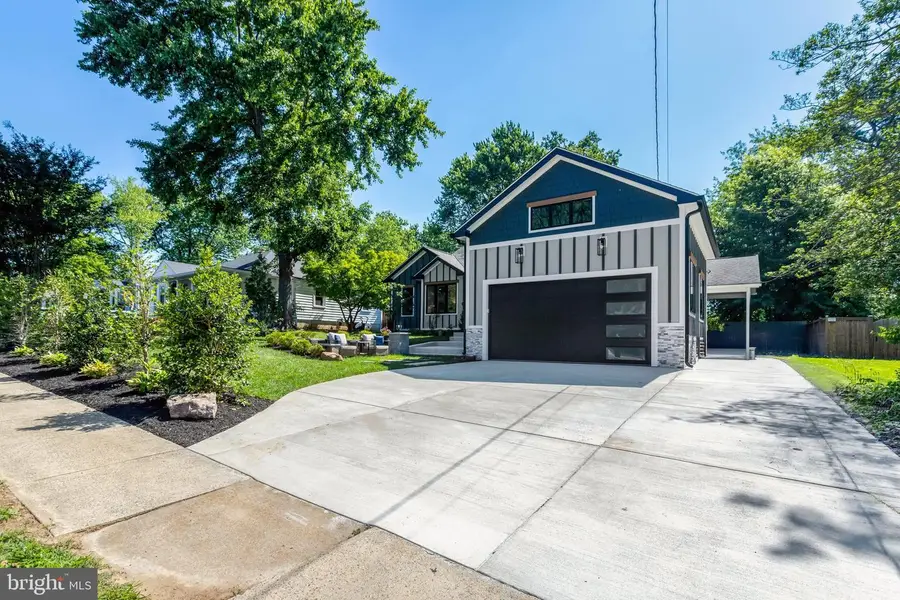 2933 Fairmont St, Falls Church, VA 22042 - #3