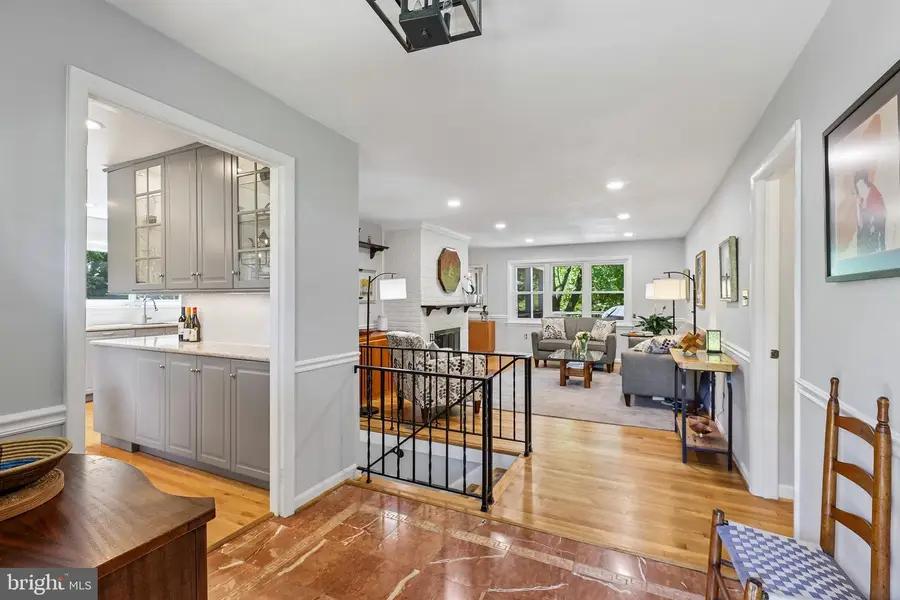 6437 Pima St, Alexandria, VA 22312 - #2