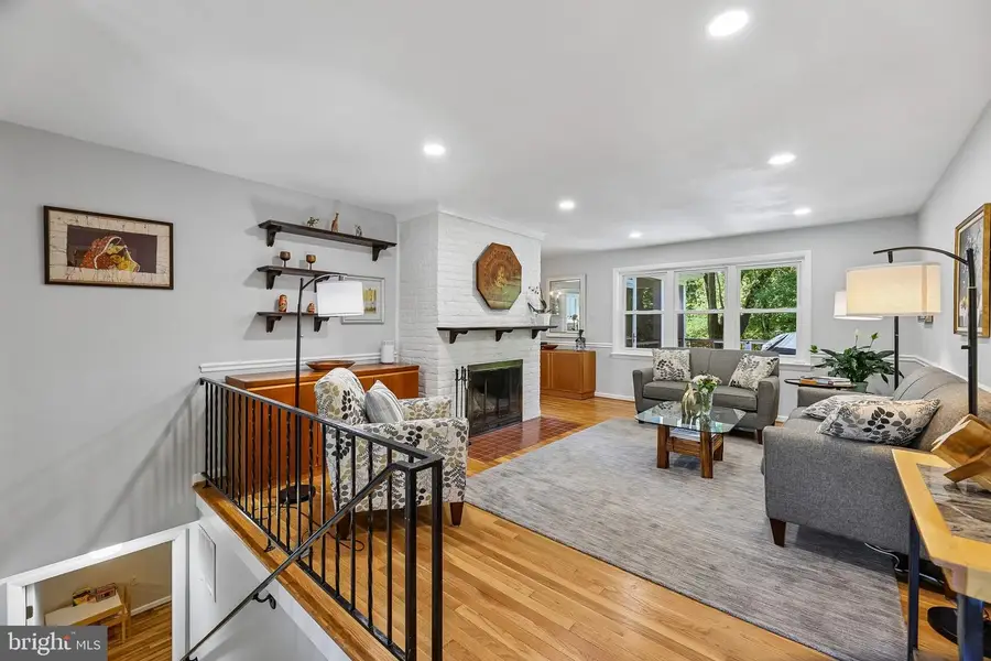 6437 Pima St, Alexandria, VA 22312 - #3