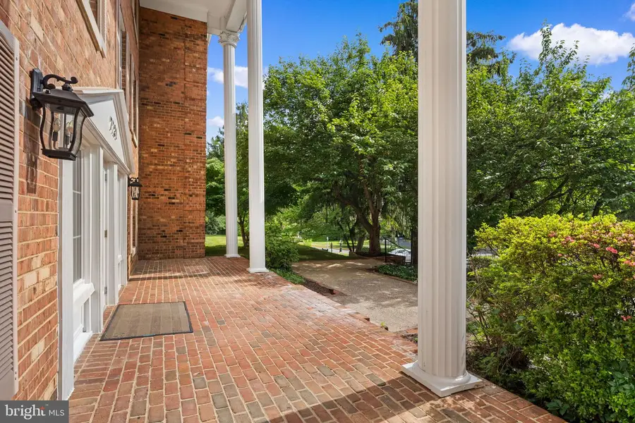 7721 Tremayne Pl #204, McLean, VA 22102 - #3